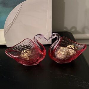Fenton Art Pink Glass Swan Figurines set of 2
